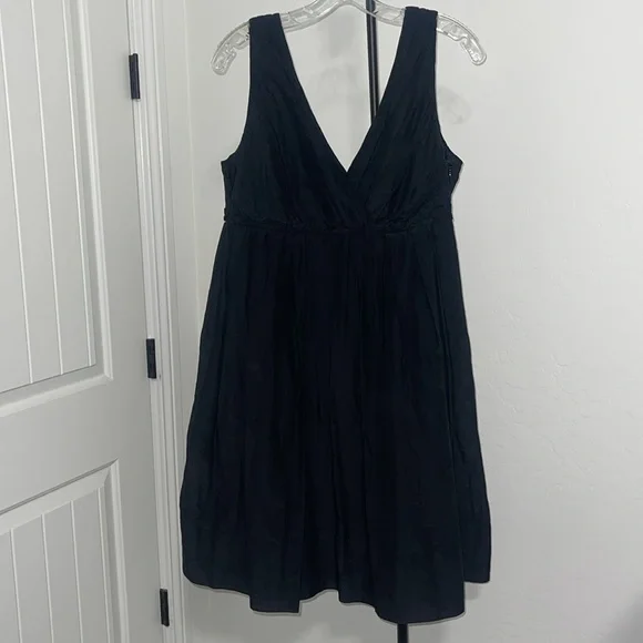 GAP | Dresses | Gap Black Fit Flare Silk Blend Sleeveless Empire Waist  Pleated Dress Size 4 | Poshmark